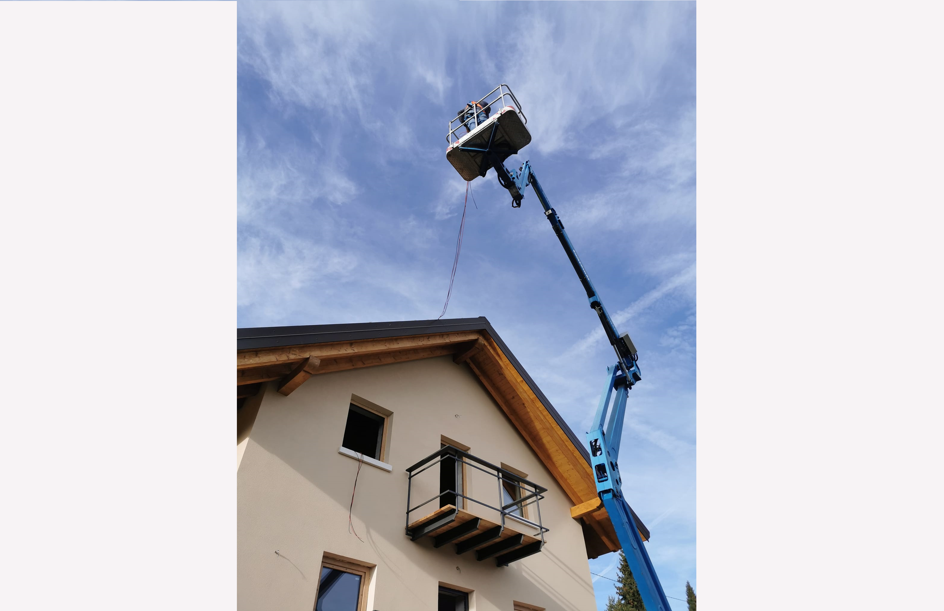 Installazione fotovoltaico piattaforma aerea ple